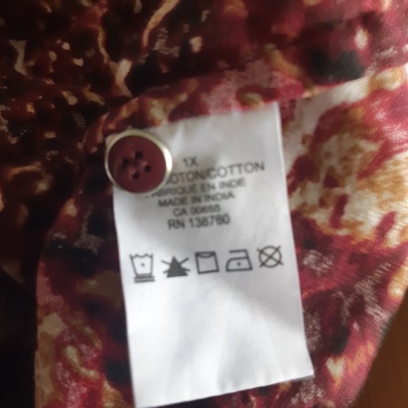 Penningtons red fire flower boho print soft button up top with pockets 1X - Picture 11 of 13